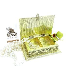 Storage Trinket Vanity Valet Box Metal Exterior Closure Hinges Embossed Floral A